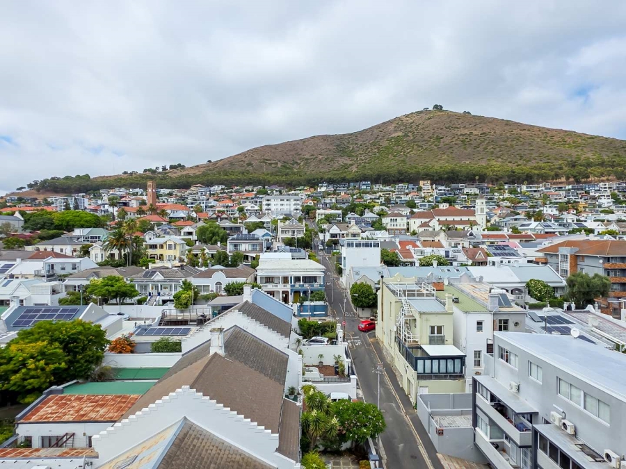 2 Bedroom Property for Sale in Green Point Western Cape